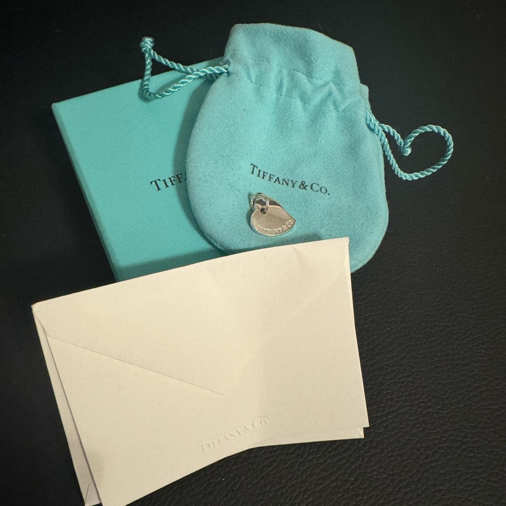 Tiffany & Co. Retired Sterling silver Heart Charm w/ pouch, box, bow & notecard - Picture 1 of 2